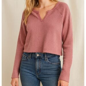 Wildfox Cropped Sweater Size Small Pink Ribbed Long Sleeve Soft Knit Top